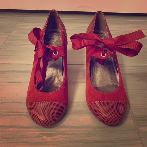 Jeffrey Campbell Vintage Edition - Picture 2 of 4